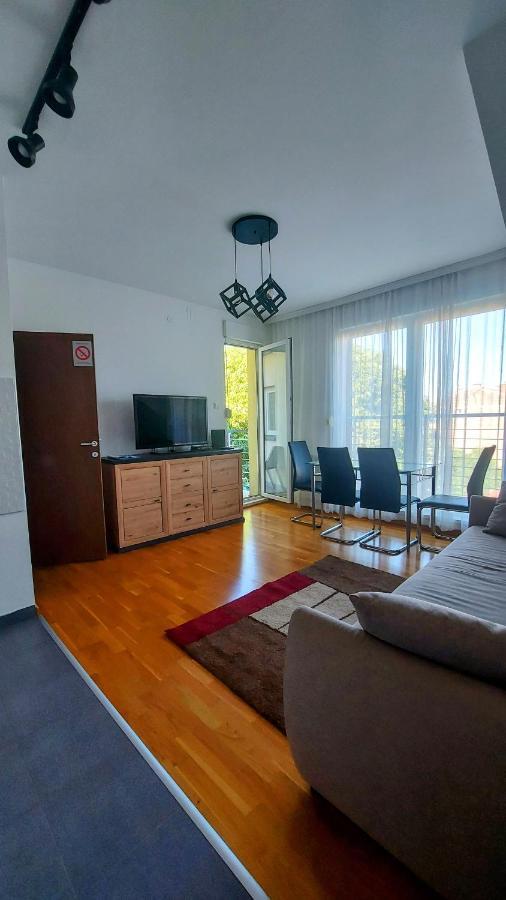 Apartments Neo Novi Sad Esterno foto