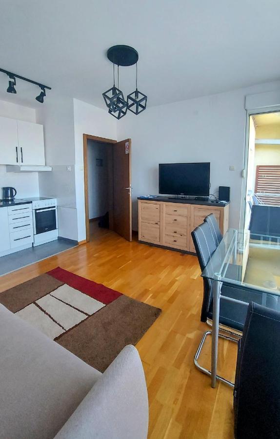 Apartments Neo Novi Sad Esterno foto
